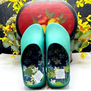 Garden clogs for women brand new size 7/8